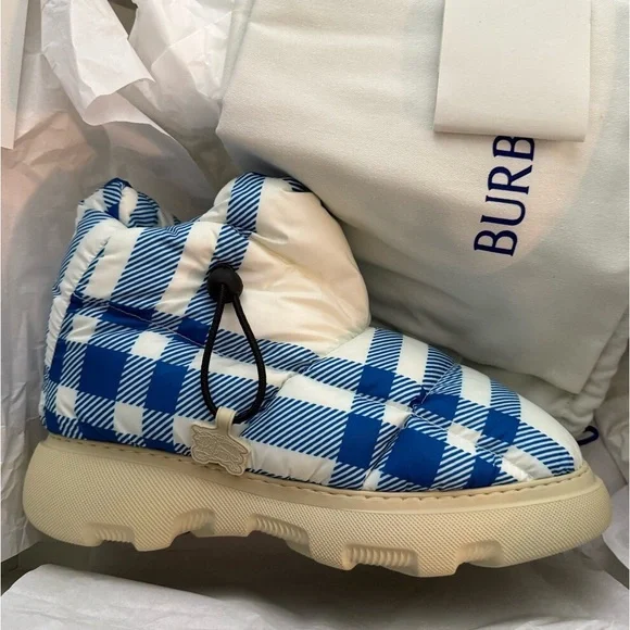 Burberry Unisex (men or women’s) Blue Checkered Pillow Winter Boots - Picture 1 of 5